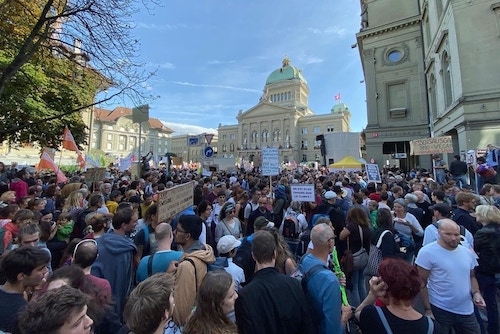 From https://www.swissinfo.ch/eng/political-activism_100-000-gather-in-bern-for-climate-demo/45262842